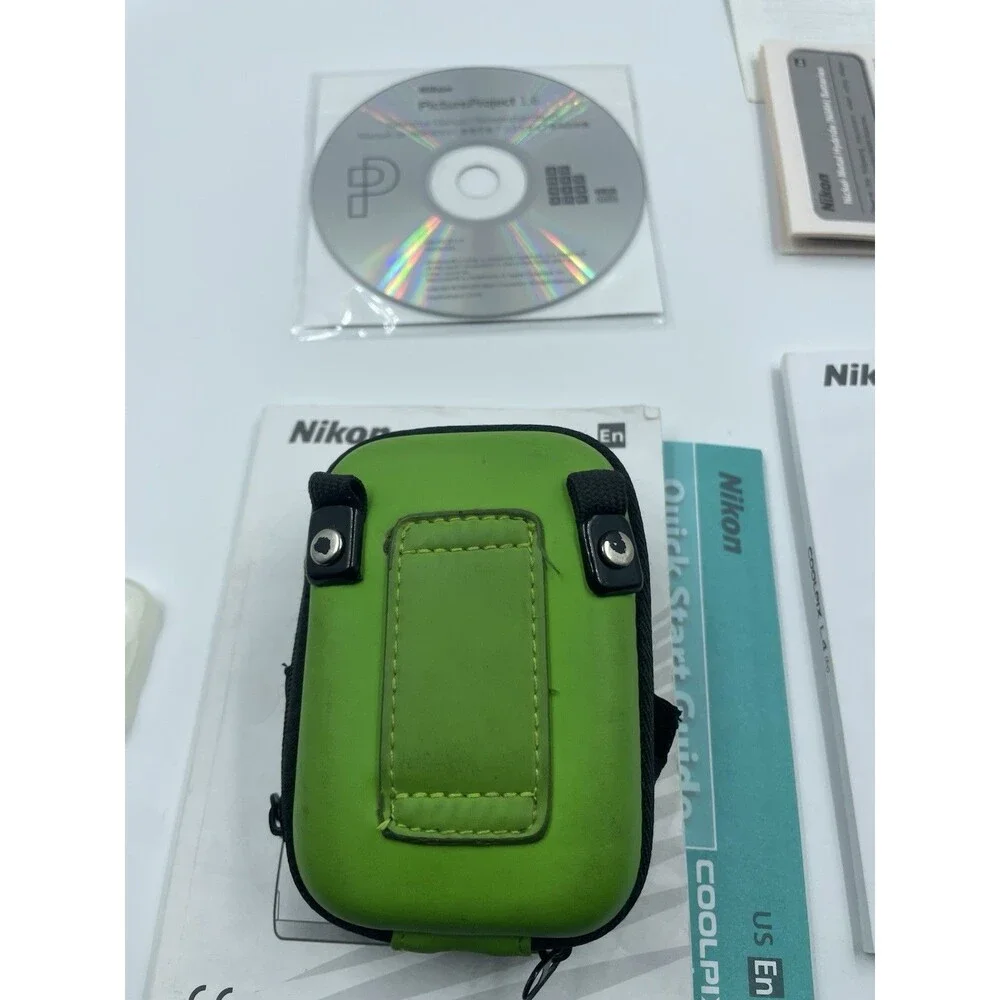 Nikon Coolpix L4 Digital Camera 4.0MP Bundle With 256GB SD Card !For Parts!